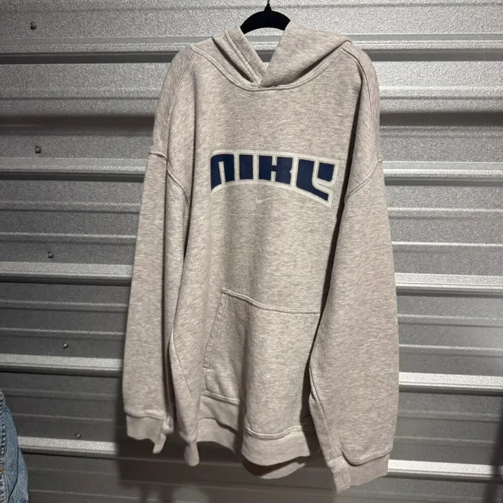 Vintage kids Nike hoodie size 14-16 silver tag